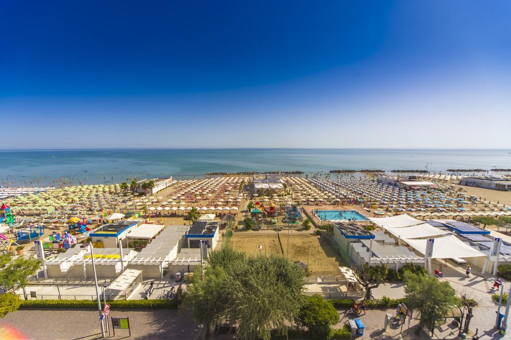 מיסאנו אדריאטיקו Hotel Touring מראה חיצוני תמונה