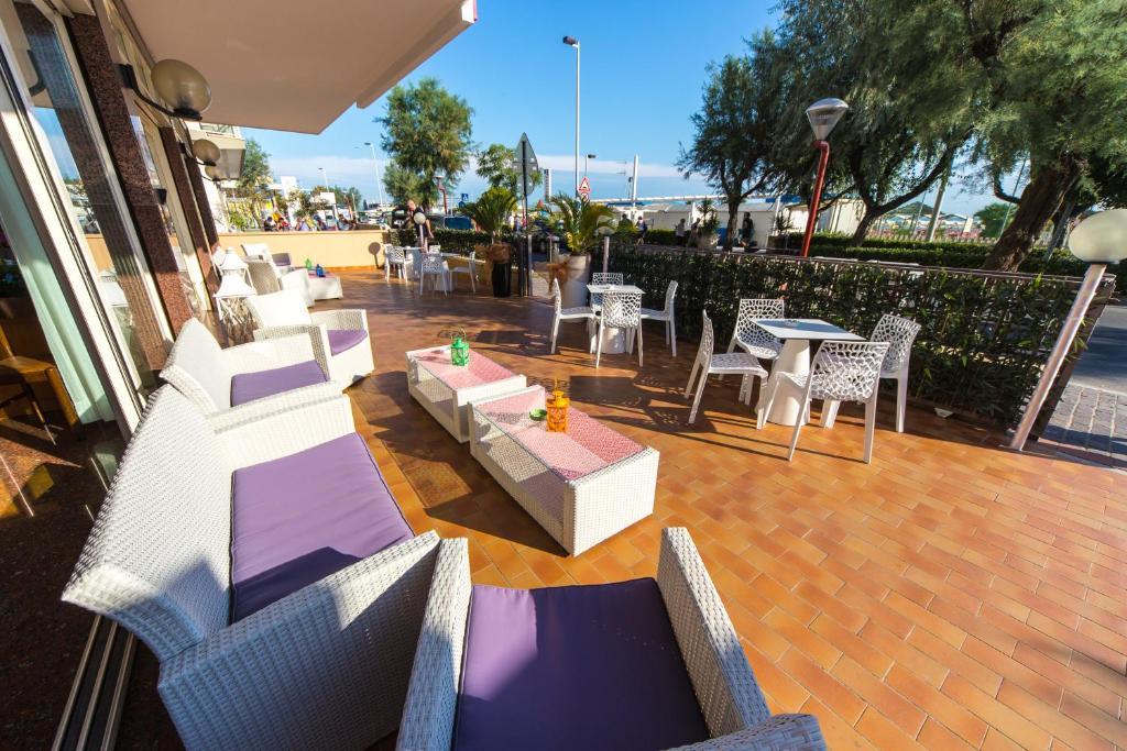 מיסאנו אדריאטיקו Hotel Touring מראה חיצוני תמונה