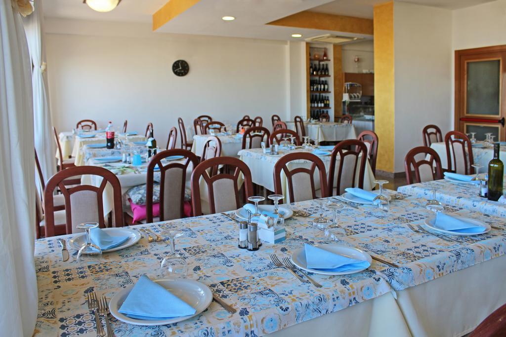 מיסאנו אדריאטיקו Hotel Touring מראה חיצוני תמונה