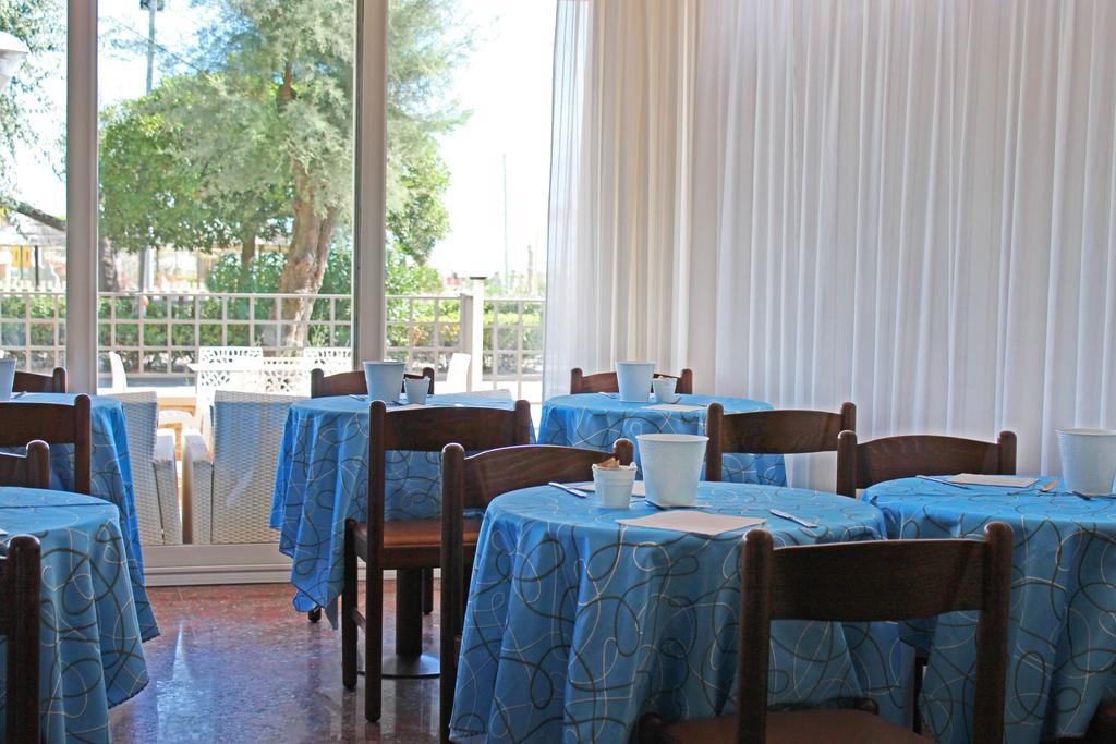מיסאנו אדריאטיקו Hotel Touring מראה חיצוני תמונה