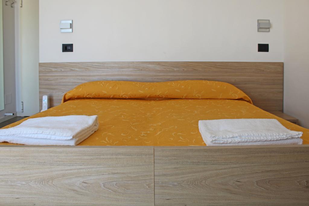 מיסאנו אדריאטיקו Hotel Touring מראה חיצוני תמונה